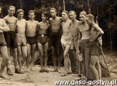 491. Gostynscy harcerze ( I druzyna )na obozie w Ostrowiecznie-1933 r.