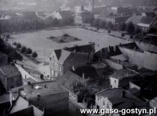 4965. Widok na Rynek z wiezy kosciola farnego w Gostyniu (1961 r.)