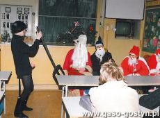 5019.Kolednicy w Szkole Podstawowej nr 3 w Gostyniu (1992 r.)