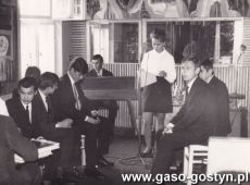 5052.Liceum Ogolnoksztalcace w Gostyniu - otwarcie Klubu Uczniowskiego Zaczek (1968 r.)