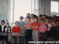 5149.Szkola Podstawowa nr 1 w Gostyniu - pozegnanie odchodzacych na emeryture nauczycielek Janiny Bajer i Bogumily Lorek (1992 r.)