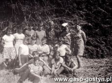 5162.Praktyka wakacyjna mlodziezy ze Szkoly Przysposobienia Rolniczego z Gostynia w PGR Gola (lipiec-sierpien 1966 r.)