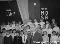 5187.Akademia w Szkole Podstawowej nr 1 w Gostyniu z okazji rocznic powstania Ludowego Wojska Polskiego, Milicji Obywatelskiej i Sluzby Bezpieczenstwa (1984 r.).JPG