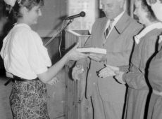 5208.Pozegnanie absolwentow Szkoly Podstawowej nr 4 w Gostyniu (1988 r.).JPG