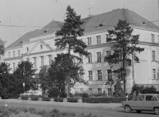 5285.Liceum Ogolnoksztalcace w Gostyniu (1987 r.).JPG