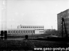 5303.Szkola Podstawowa nr 3 w Gostyniu (poczatek lat 70. XX wieku).JPG