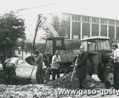 531.Czyn spoleczny pracownikow Huty Szkla przed ZDK Hutnik w Gostyniu-3 wrzesnia 1977r.