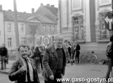 5311.Rynek w Gostyniu - biegi szkolne zorganizowane z okazji Dnia Zwyciestwa (1984 r.).JPG