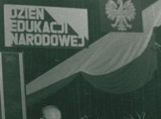 532.Dzien Edukacji Narodowej w Gostyniu (1985 r.)-przemawia dyr ZDZ Franciszek Glura