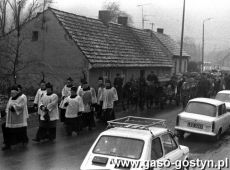 5321. Pogrzeb Mariana Weclewicza (powstanca wlkp., uczestnika wojny polsko-bolszewickiej, podpulkownika Wojska Polskiego, adwokata, kawalera Orderu Virtuti Militari) - Gostyn, 1986 r.