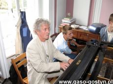 5324.Dzien Nauczyciela w Liceum Ogolnoksztalcacym w Gostyniu (2005 r.)