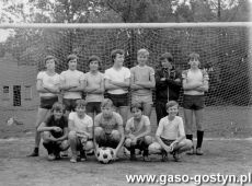 5326.Reprezentacja w pilce noznej Szkoly Podstawowej nr 1 w Gostyniu  (1982 r.).JPG