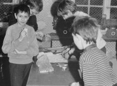 5368.Zajecia praktyczno-techniczne w Szkole Podstawowej nr 4 w Gostyniu (1992 r.).JPG