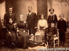 540.Rodzina Klupsiow z Gostynia na emigracji w Westfalii (ok.1910 r.)