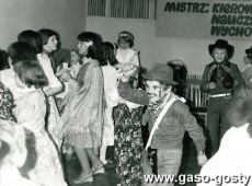 5426.Dzieciecy bal kostiumowy w Zakladowym Domu Kultury Hutnik w Gostyniu (luty 1978 r.)