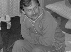 5430.Reprezentacja nauczycieli z Gostynia na turnieju pilki siatkowej w Krzeszowie (1990 r.) - relaks po pierwszym dniu turnieju.JPG