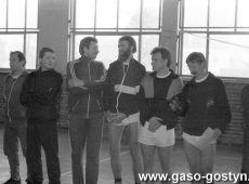 5438.Reprezentacja nauczycieli z Gostynia na turnieju pilki siatkowej w Krzeszowie (1990 r.).JPG