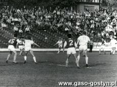 546. Na bramke gosci strzela Czeslaw Wojciechowski (Olimpia) - zdjecie z meczu Olimpii Poznan z Lechia Gdansk (1967 r.)