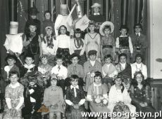 5491.Bal maskowy w Szkole Podstawowej w Szelejewie (1982 r.)