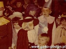 5521.Bal przebierancow z okazji Dnia Ucznia w Szkole Podstawowej w Szelejewie (1978 r.)