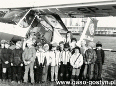 5546. Centralna Szkola Szybowcowa w Lesznie - wycieczka uczniow ze Szkoly Podstawowej w Szelejewie (1986 r.)