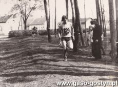 5555.Zawody gminne w biegach przelajowych w Piaskach (1977 r.)