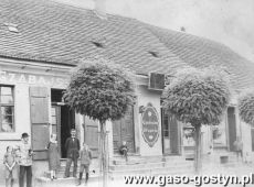 558.Rynek w Gostyniu (domy Czabajskich i Pospieszynskich),  ok. 1925