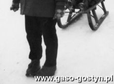 5600. Na ulicy Lipowej w Gostyniu (polowa lat 60. XX wieku), na drugim planie Cukrownia