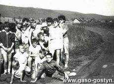 5627.Uczniowie ze Szkoly Podstawowej w Bodzewie na obozie wedrownym w Kotlinie Klodzkiej (1987 r.)