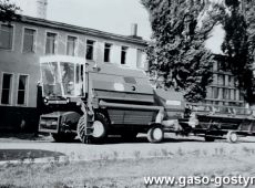 5665.Kombajn zbozowy Bizon Gigant w Kombinacie PGR Gola (1978 r.)
