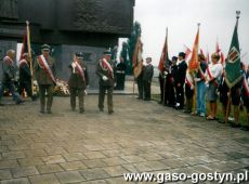 5666. Gora Zamkowa w Gostyniu  - uroczystosc z okazji 62. rocznicy wybuchu II Wojny Swiatowej (1 wrzesnia 2001 r.)