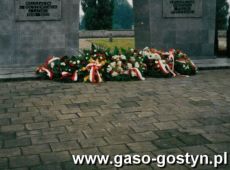 5667. Gora Zamkowa w Gostyniu  - uroczystosc z okazji 62. rocznicy wybuchu II Wojny Swiatowej (1 wrzesnia 2001 r.)