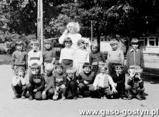 5732.Uczniowie Szkoly Podstawowej nr 1 im. Czarnego Legionu w Gostyniu (1985 r.).JPG