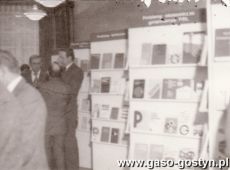 5751. Wystawa z okazji XIII Dni Ksiazki Spoleczno-Politycznej w Bibliotece Publicznej Miasta i Gminy w Gostyniu (listopad 1979 r.)