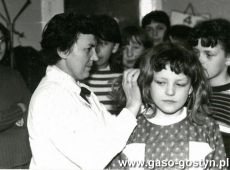 5751.Szkola Podstawowa nr 3 w Gostyniu, kwiecien miesiacem kultury zdrowotnej pod haslem Twoje zdrowie w twoich rekach (1988 r.)