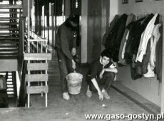 5752.Szkola Podstawowa nr 3 w Gostyniu, kwiecien miesiacem kultury zdrowotnej pod haslem Twoje zdrowie w twoich rekach (1988 r.)