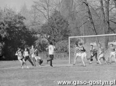 5768.Stadion w Lesznie - mecz pilki noznej Zespol Szkol Technicznych w Lesznie-Liceum Ogolnoksztalcace w Gostyniu (1990 r.).JPG
