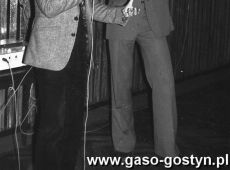 5786.Spotkanie z aktorem Tomaszem Medrzakiem, odtworca roli Stasia w filmie pt. W pustyni i w puszczy prowadzil dyrektor ZDK Hutnik w Gostyniu Lechoslaw Majchrzak (1980 r.)