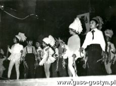 5798.Choinka noworoczna dzieci z Przedszkola nr 2 w Gostyniu (Powiatowy Dom Kultury w Gostyniu, 1979 r.)