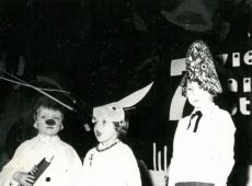 5799.Choinka noworoczna dzieci z Przedszkola nr 2 w Gostyniu (Powiatowy Dom Kultury w Gostyniu, 1979 r.)