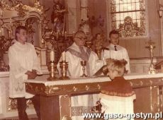 5801.Kosciol pw. sw. Michala Archaniola w Domachowie - ksiadz proboszcz Zdzislaw Graczyk (1981 r.)