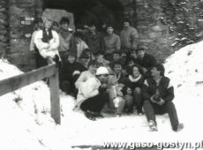 5804.Rajd uczniowski czlonkow PTTK Zespolu Szkol Zawodowych w Gostyniu na trasie Karpacz-Sniezka-Strzecha Akademicka-Bierutowice-Jelenia Gora (22-24 stycznia 1988 r.)