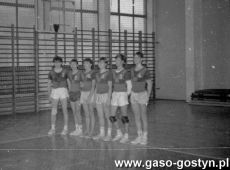 5809.Druzyna siatkarzy Liceum Ogolnoksztalcacego w Gostyniu (hala SP 2, 1987 r.).JPG