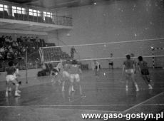 5811.Druzyna siatkarzy Liceum Ogolnoksztalcacego w Gostyniu (hala SP 2, 1987 r.).JPG