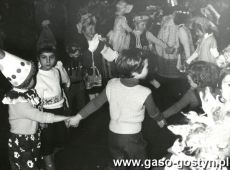 5813.Zakladowy Dom Kultury HUTNIK w Gostyniu - bal karnawalowy dzieci z Przedszkola nr 4 (28 stycznia 1979 r.)