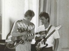 5820.Janusz Jankowiak i Marcin Katanski - gitarzysci zespolu Ciastko z kremem z  Liceum Ogolnoksztalcacego w Gostyniu (2. polowa lat 80. XX wieku)