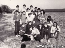 5825.Na wykopkach - uczniowie Liceum OGolnoksztalcacego w Gostyniu (1979 r.)