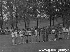 5840.Uczniowie gostynskich szkol swietuja Miedzynarodowy Dzien Dziecka na stadionie Osrodka Sportu i Rekreacji w Gostyniu (1987 r.).JPG