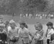 5847.Uczniowie gostynskich szkol swietuja Miedzynarodowy Dzien Dziecka na stadionie Osrodka Sportu i Rekreacji w Gostyniu (1987 r.).JPG