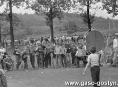 5849.Uczniowie gostynskich szkol swietuja Miedzynarodowy Dzien Dziecka na stadionie Osrodka Sportu i Rekreacji w Gostyniu (1987 r.).JPG